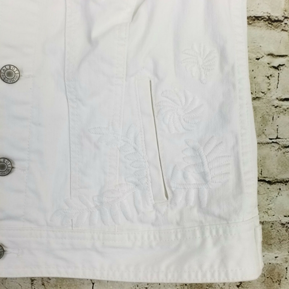 Talbots Button Front Long Sleeve Denim Jacket Women White Embroidered 0-2 Petite - Picture 5 of 16